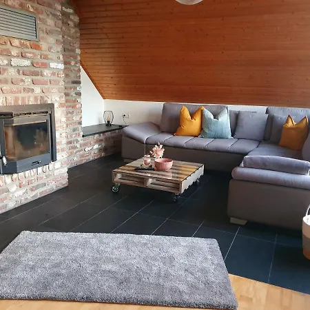 Eifelhoehe Apartmán *